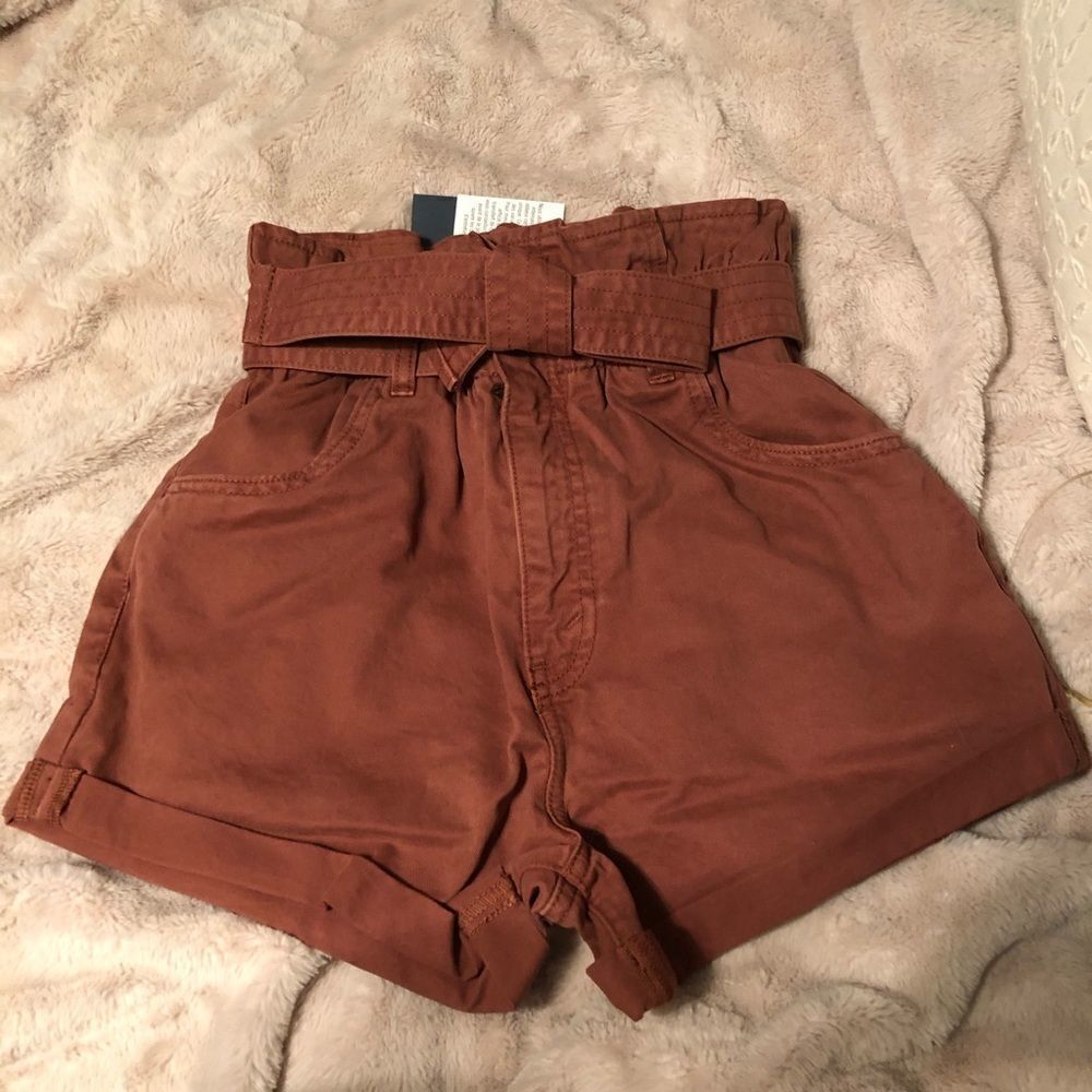 ABERCROMBIE and Fitch twill shorts - Picture 4 of 9